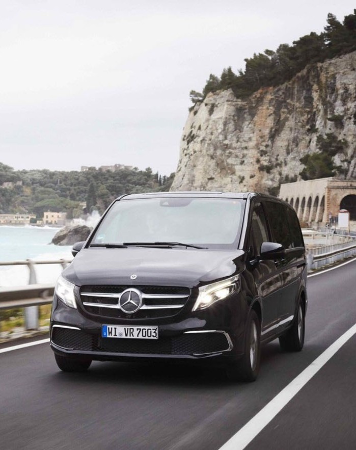 MERCEDES-BENZ – Still